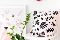 Instantly Chic: Pillow Makeovers with Free Designs