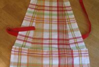 Turning Two Napkins into a Chic Apron