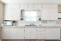 Painting Kitchen Cabinets: A DIY Guide to a Fresh Look