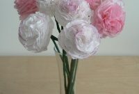 Making Lifelike Paper Carnations: A DIY Guide