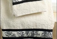 Affordable Elegance: DIY Towel Embellishment