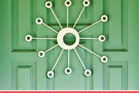 Mid-Century Modern Christmas Wreath: An Atomic DIY Project