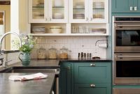 Visually Striking: Two-Tone Kitchen Cabinet Designs