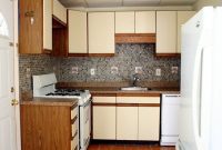 From Drab to Fab: A Cottage Kitchen’s Vibrant Transformation