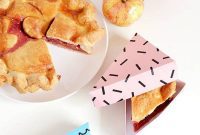 Ready-to-Go Pie Packaging: Print & Assemble