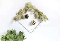 Minimalist Holiday Wreath: A DIY Guide