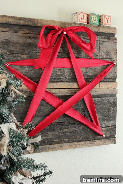 DIY Holiday Decoration Idea: Ribbon Star