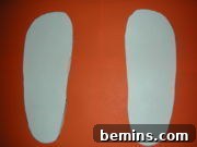 Paper Flips: DIY Footwear Fun 4 Flip-flop outline drawn around a foot tracing