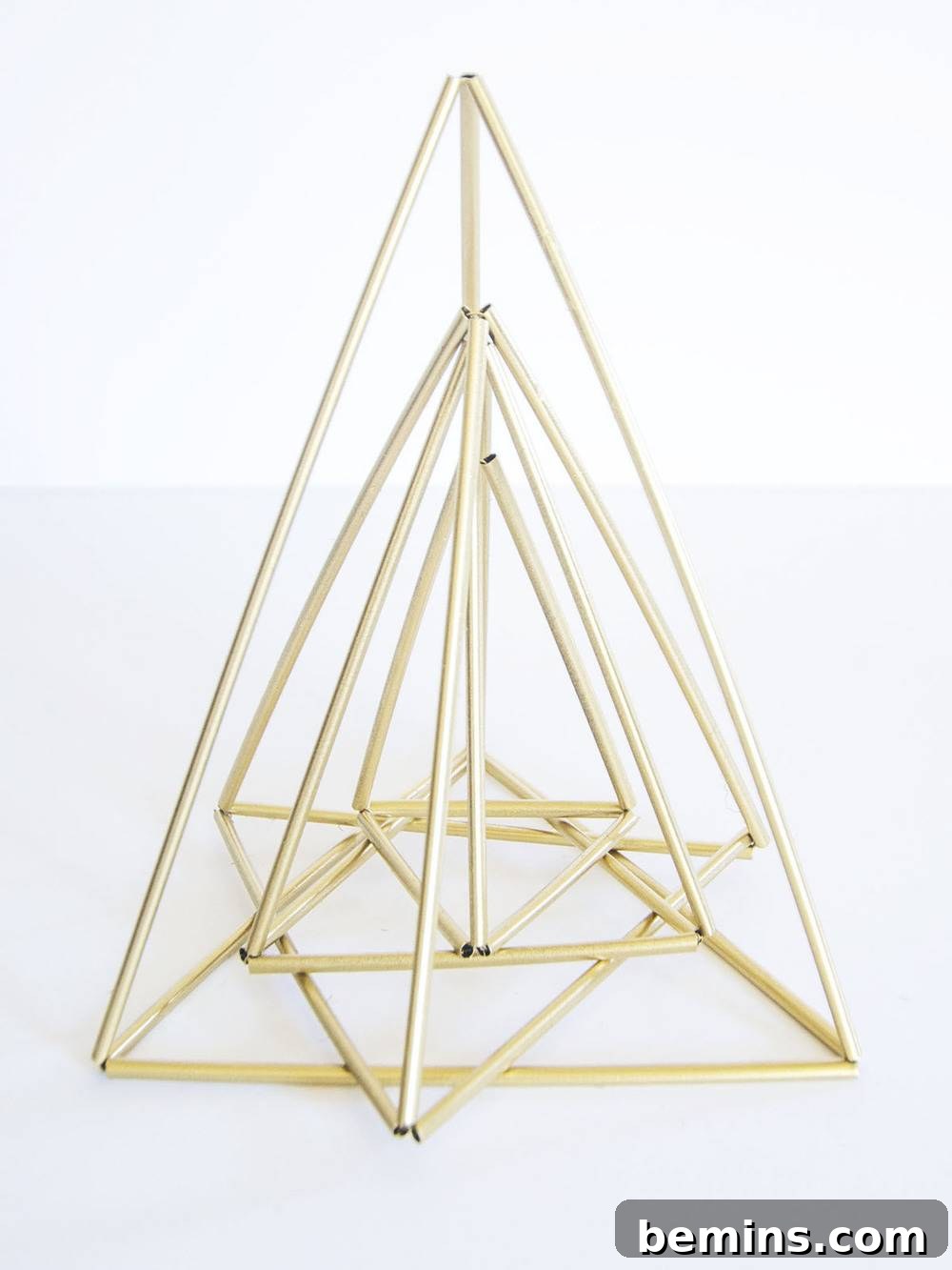 Elegant Echoes: Simple Christmas Himmeli 20 Angled view of Himmeli tree