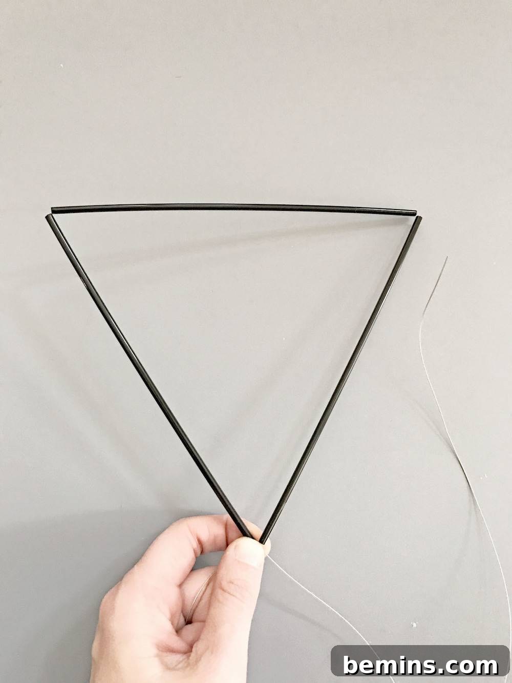 Elegant Echoes: Simple Christmas Himmeli 4 Forming the base triangle of Himmeli tree