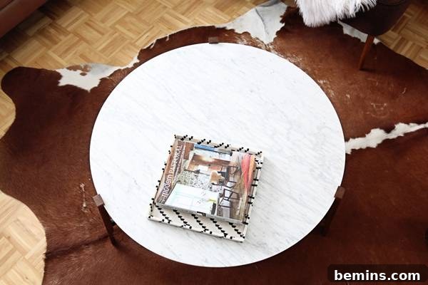 A coffee table with a tray to organize and contain decorative items.