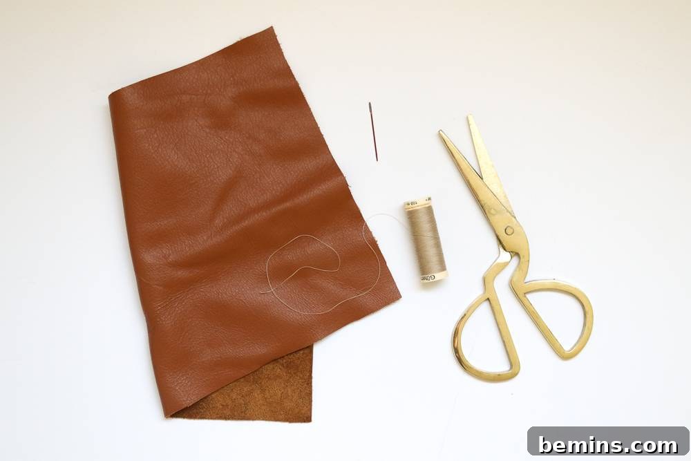 DIY Round Leather Headphone Organizer