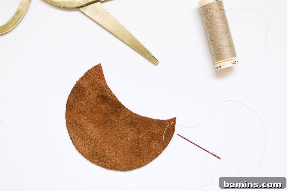 DIY Round Leather Headphone Organizer