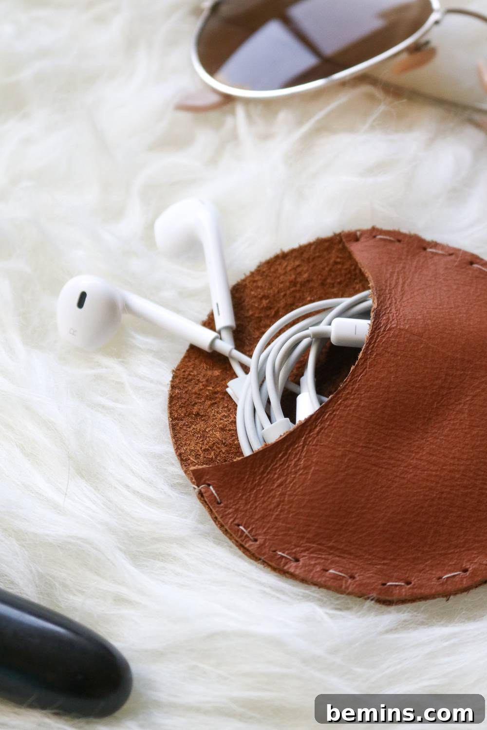 DIY Round Leather Headphone Organizer