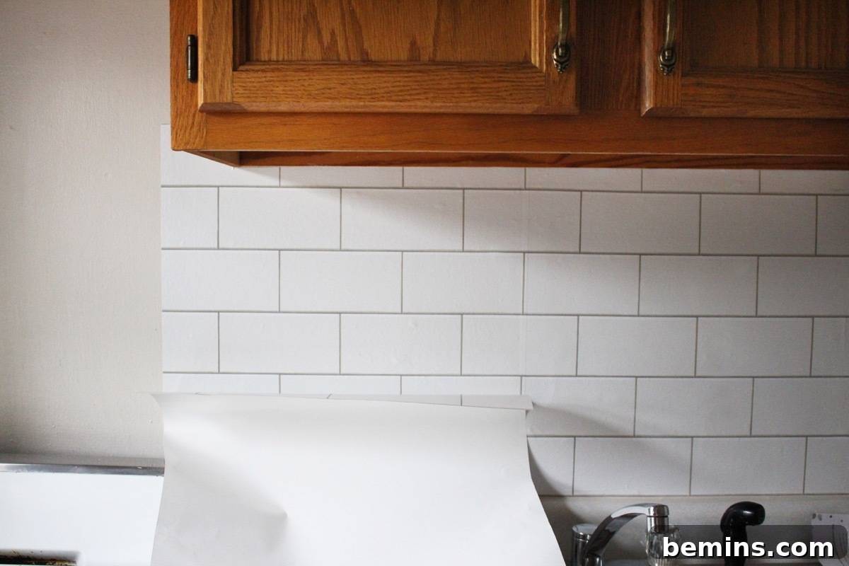 How to use removable wallpaper to create a fake backsplash: Perfect for apartment-dwellers!