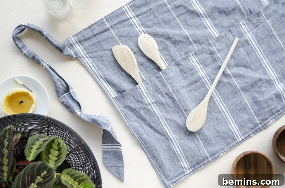 Easy half apron tutorial (no pattern needed!)