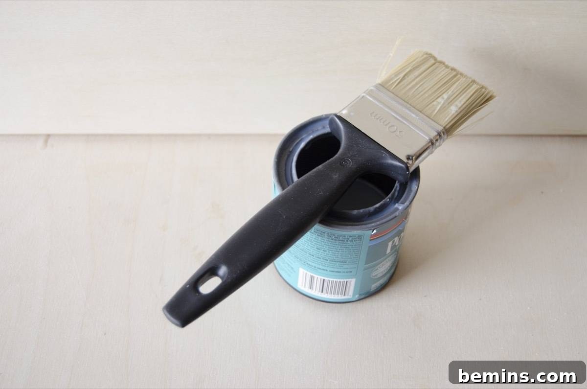 Applying Polyurethane to Tabletop
