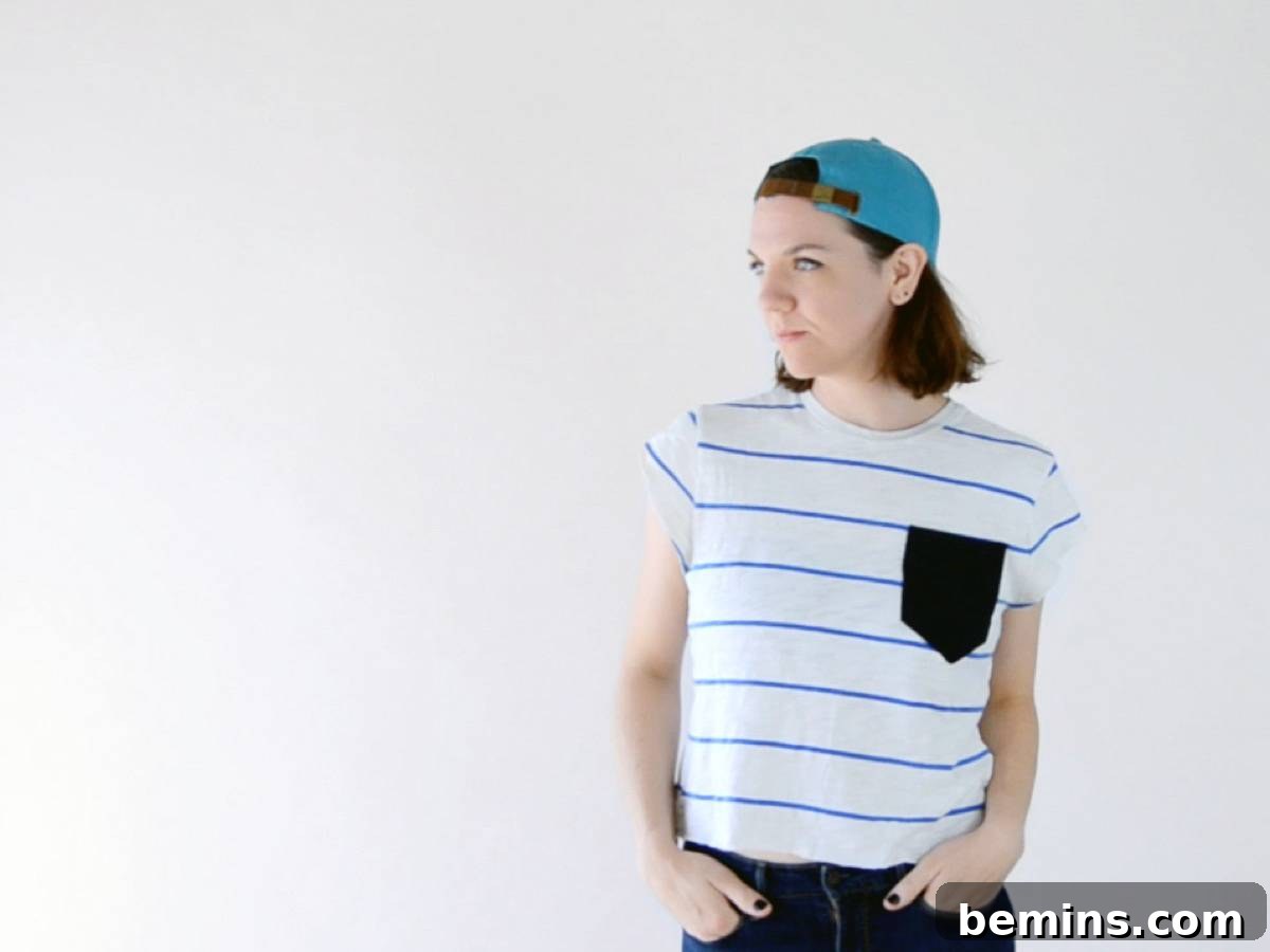 Three Creative T-Shirt Transformations 24 How to transform a regular t-shirt into a crop top with a pocket