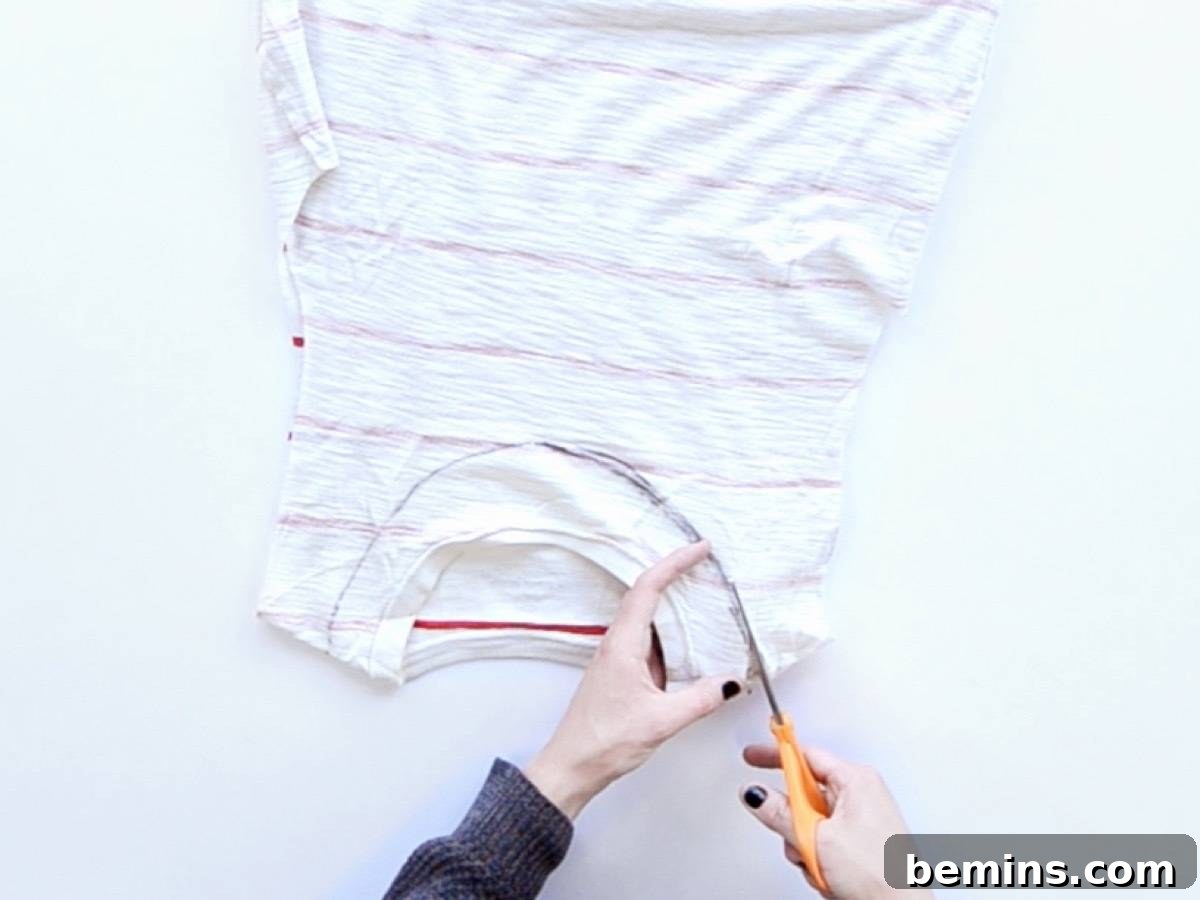 Three Creative T-Shirt Transformations 6 How to transform a regular t-shirt into a scoop neck shirt with just scissors