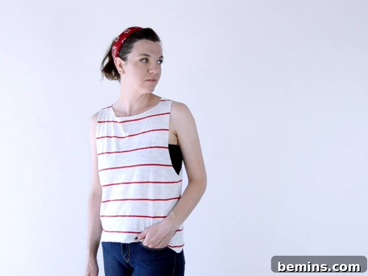 Three Creative T-Shirt Transformations 8 How to transform a regular t-shirt into a scoop neck shirt with just scissors