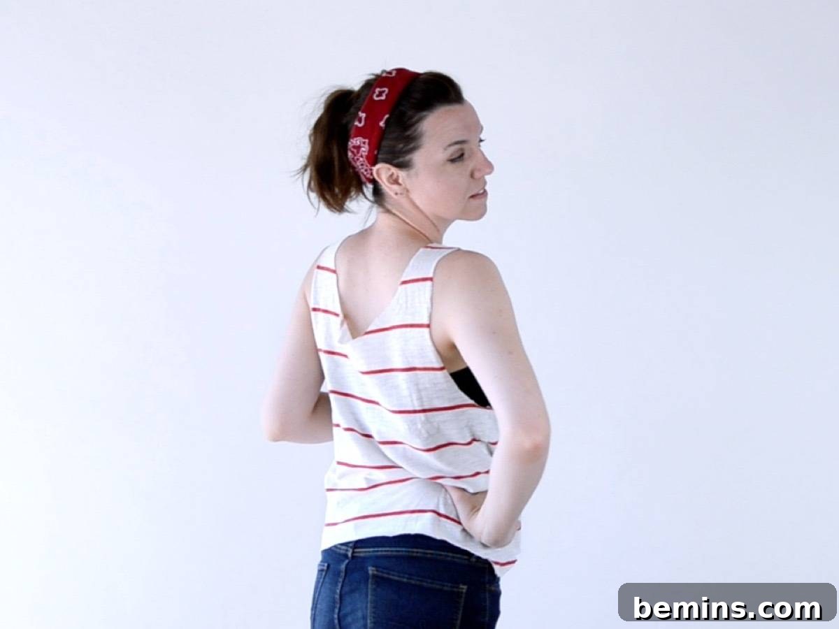Three Creative T-Shirt Transformations 9 How to transform a regular t-shirt into a scoop neck shirt with just scissors