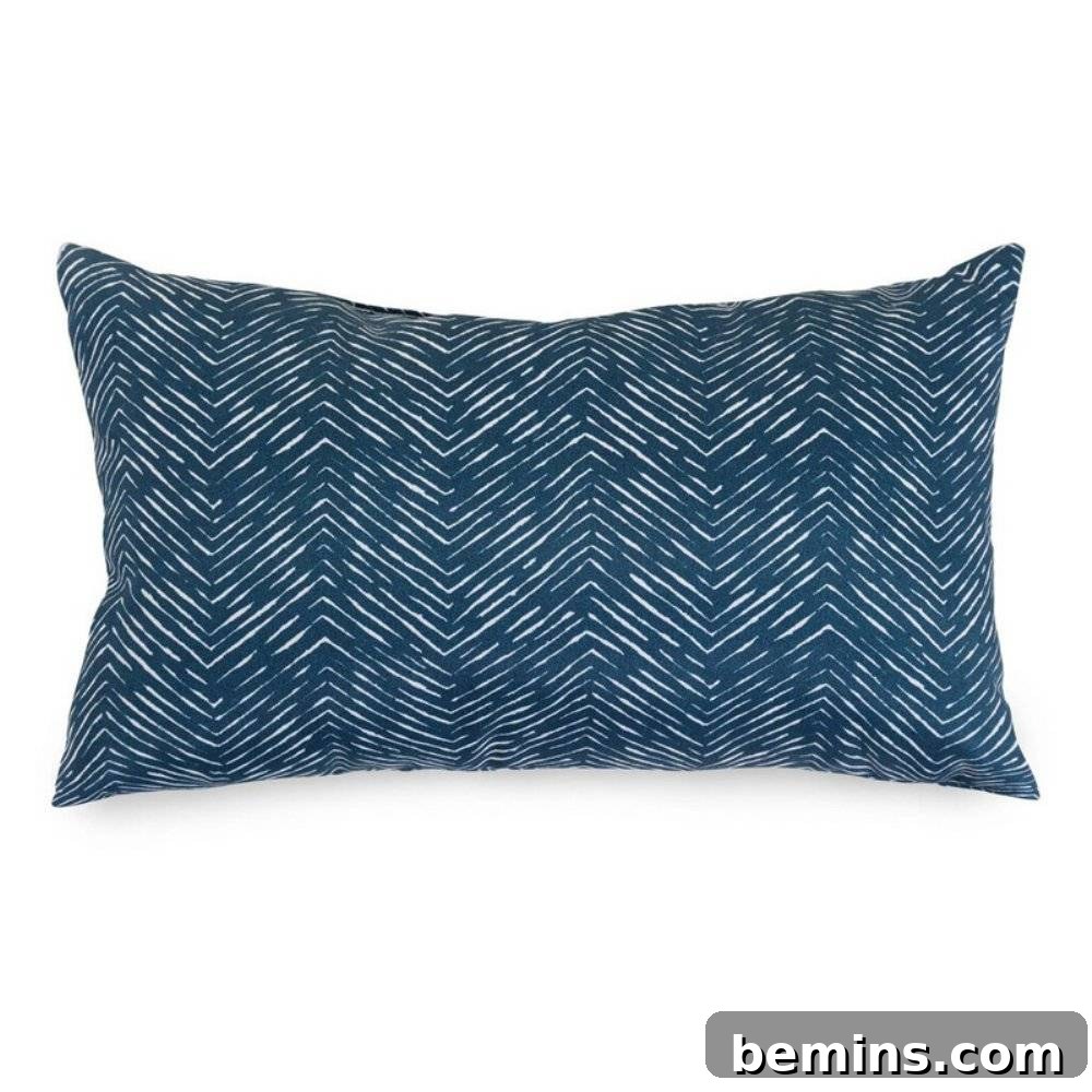 Easily combined pattern outdoor pillow