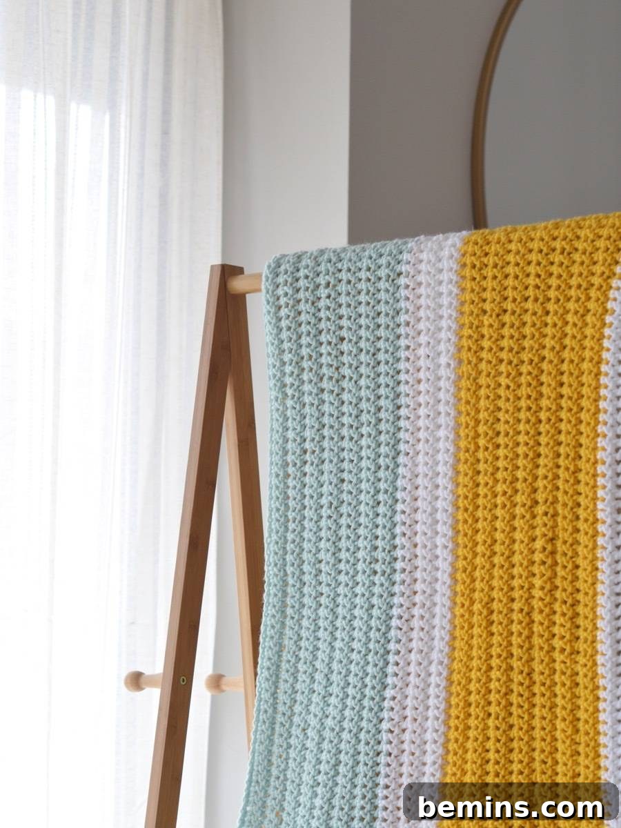 How to crochet this bold, chunky baby blanket