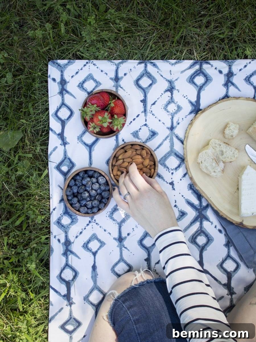 Summer is here with this DIY picnic blanket idea