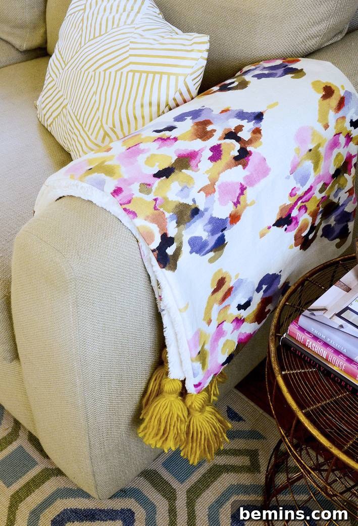75 DIY Dorm Room Decor Ideas to Make It Your Own 22 Faux Fur Blanket