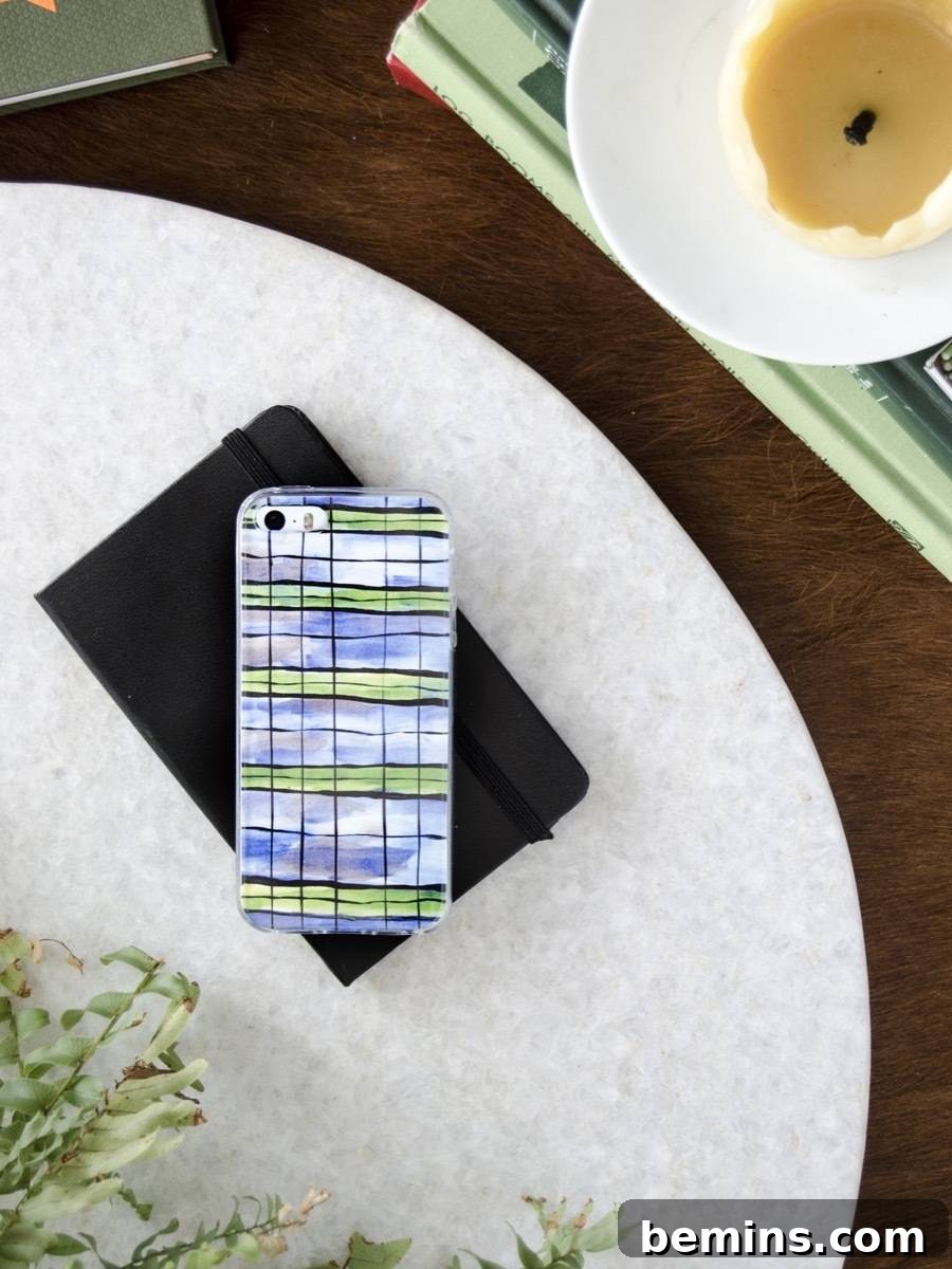 Fall-inspired smartphone case printables