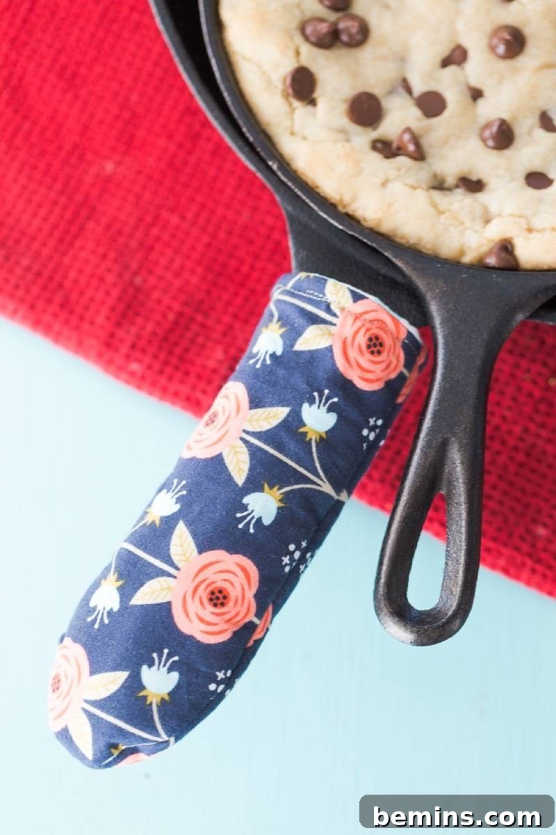 Skillet handle holder