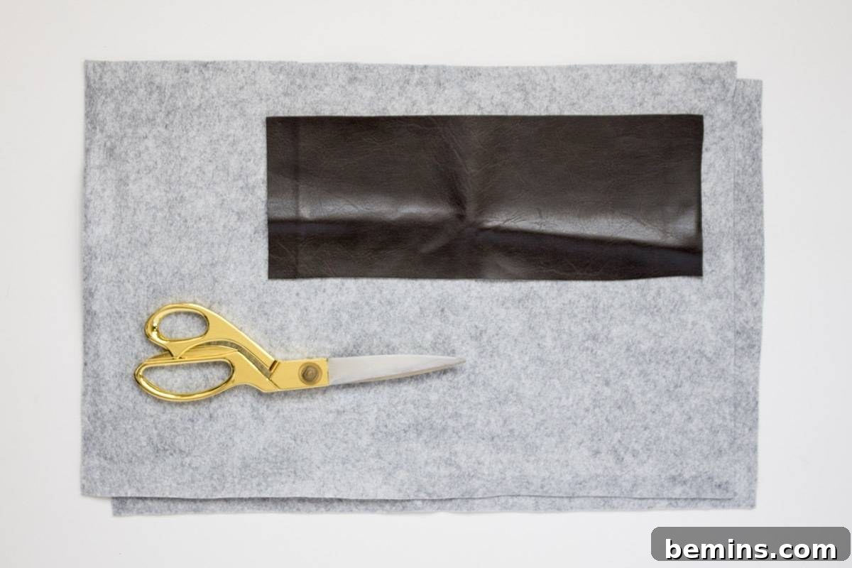 Minimalist Felt Placemats: A Simple DIY Project 4 DIY Felt Placemats Step 1: Cutting the Fabric
