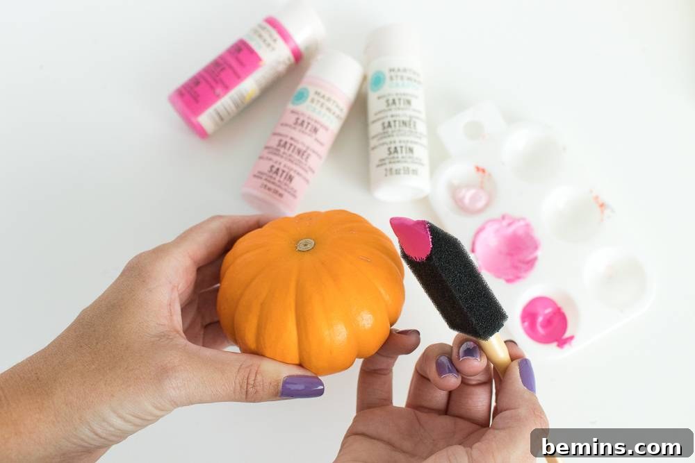 Fall's Easiest Decor Ombre Mini Pumpkins 4 Mini ombre pumpkin tutorial | Step 1: Mixing paint shades on a palette.