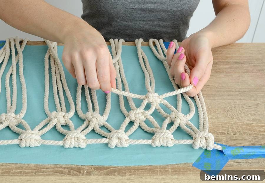 DIY Boho Macrame Throw Pillow - Macrame Pattern