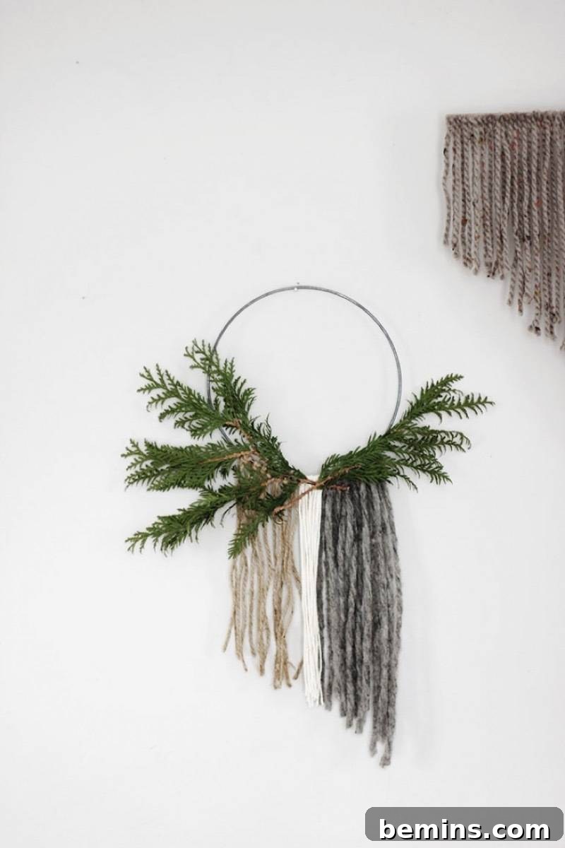 Minimal yarn wreath