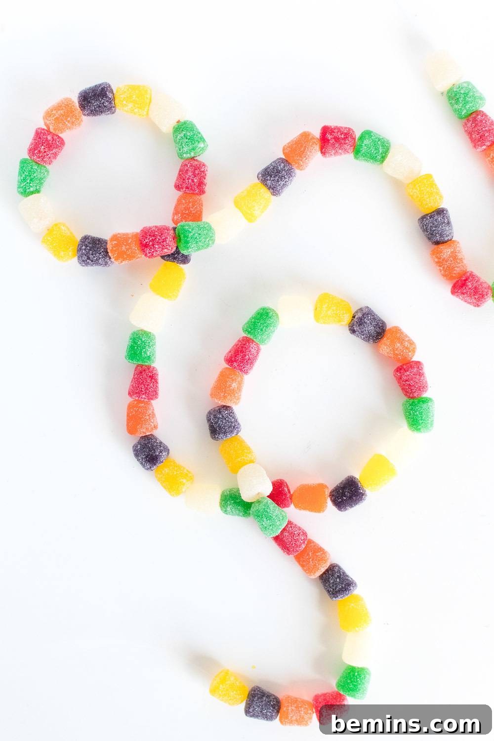 Gumdrop decorating in zigzag shape in various colors