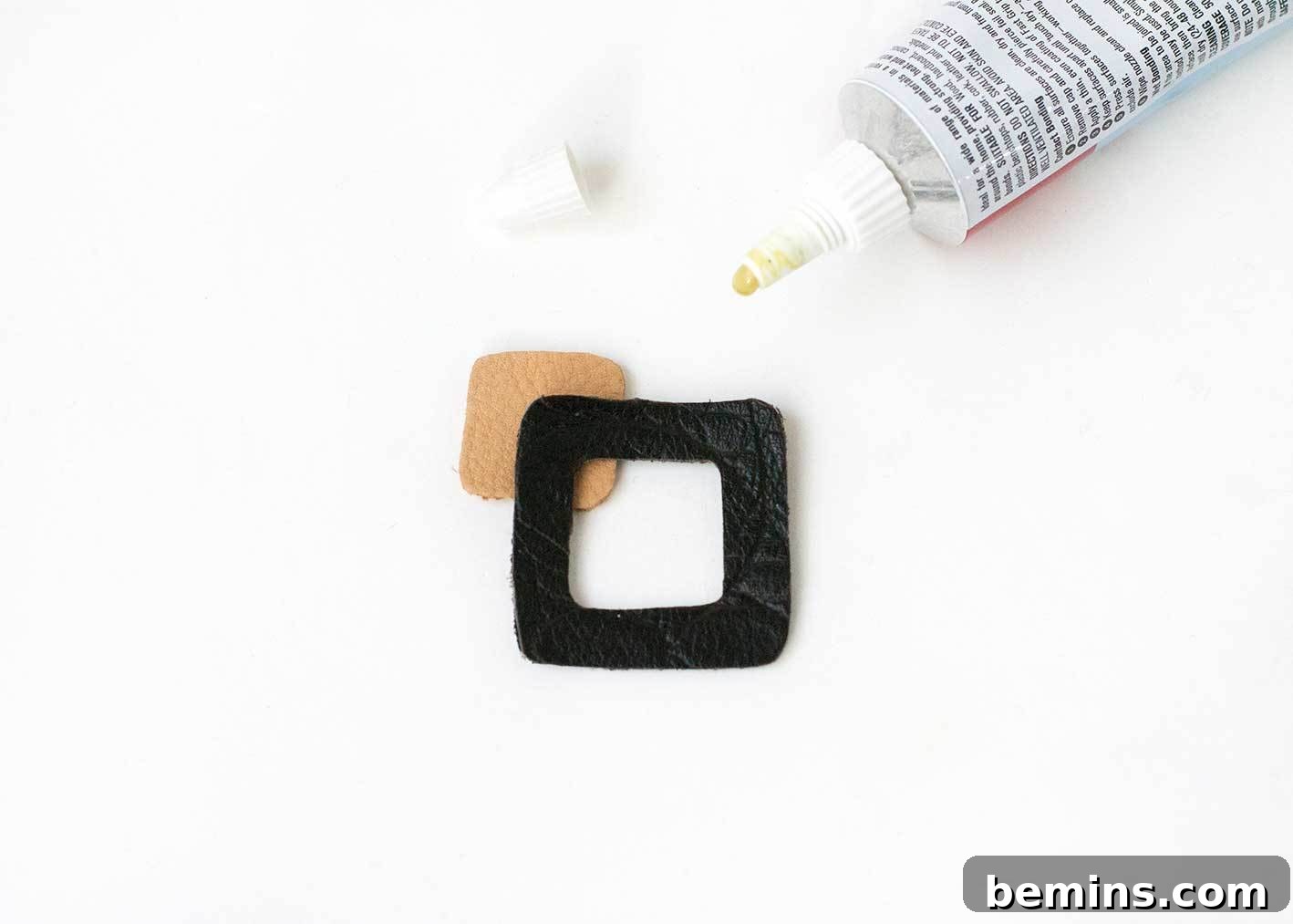 Leather Earring DIY: A Budget-Friendly Christmas Craft 11 DIY leather earrings - step 5