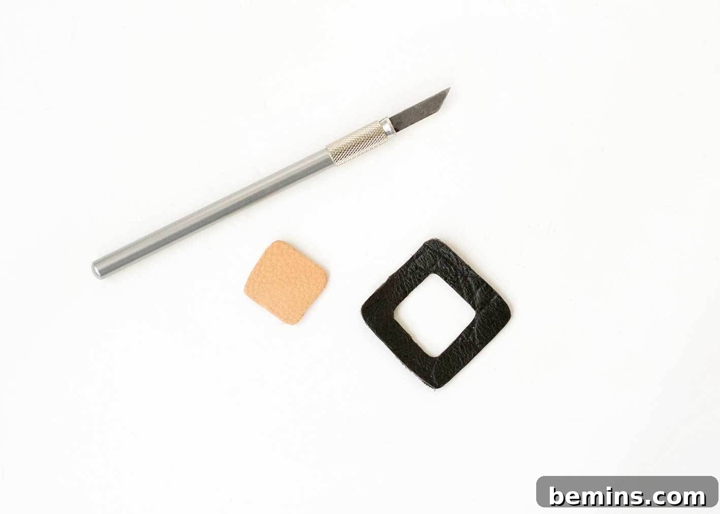 Leather Earring DIY: A Budget-Friendly Christmas Craft 10 DIY leather earrings - step 4
