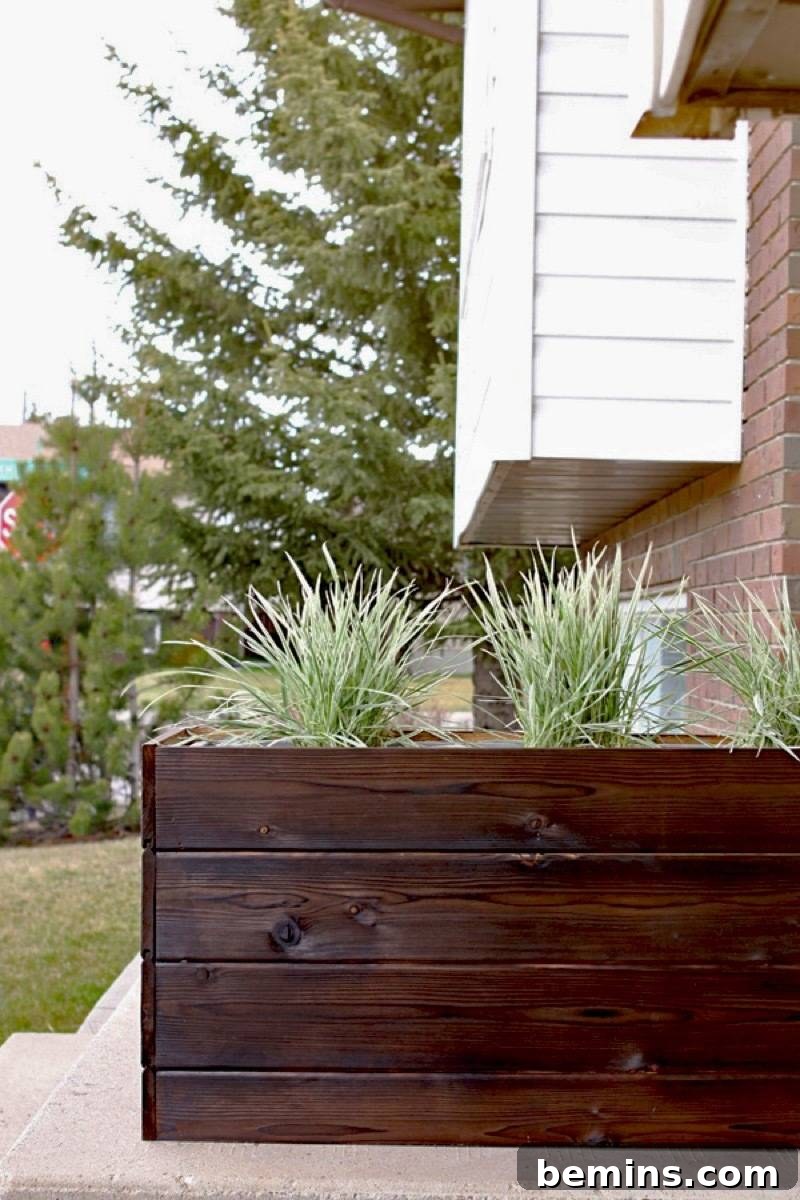 Our Top 15 DIY Projects That Shined in 2017 16 Modern Planter Box DIY
