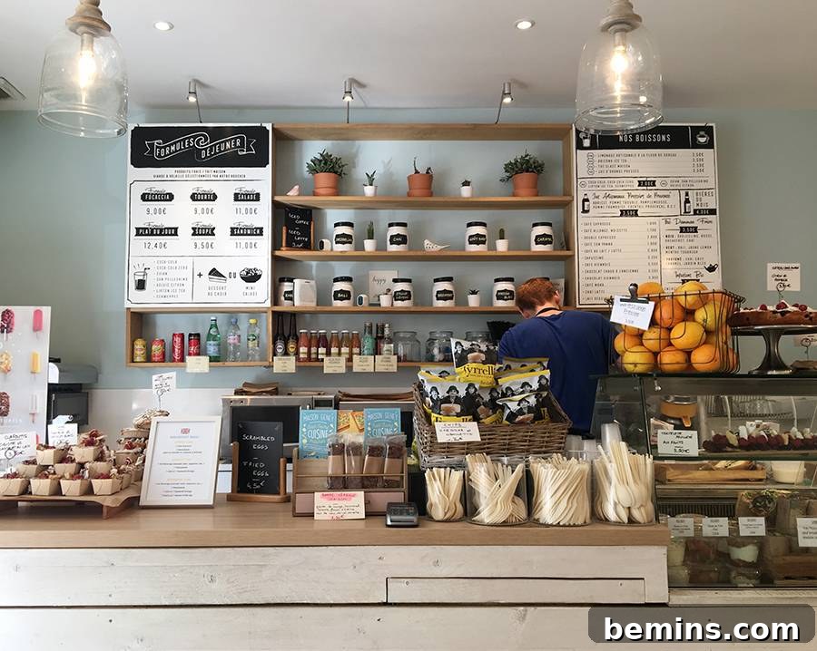 Black and White Decor in a Coffee Shop