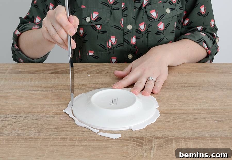 Effortless Green: DIY Vertical Garden Pockets 5 Cutting Polymer Clay Circle with a Plate