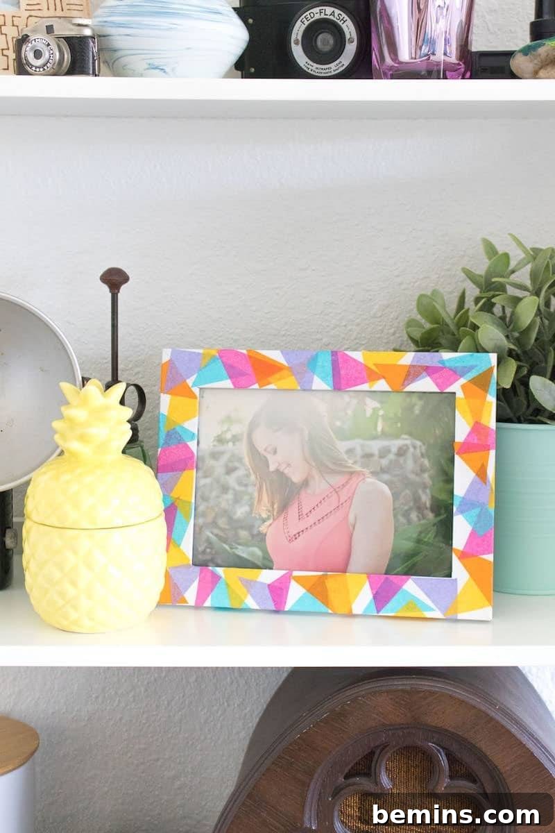 Picture frame makeover ideas - Photo via Mod Podge Rocks