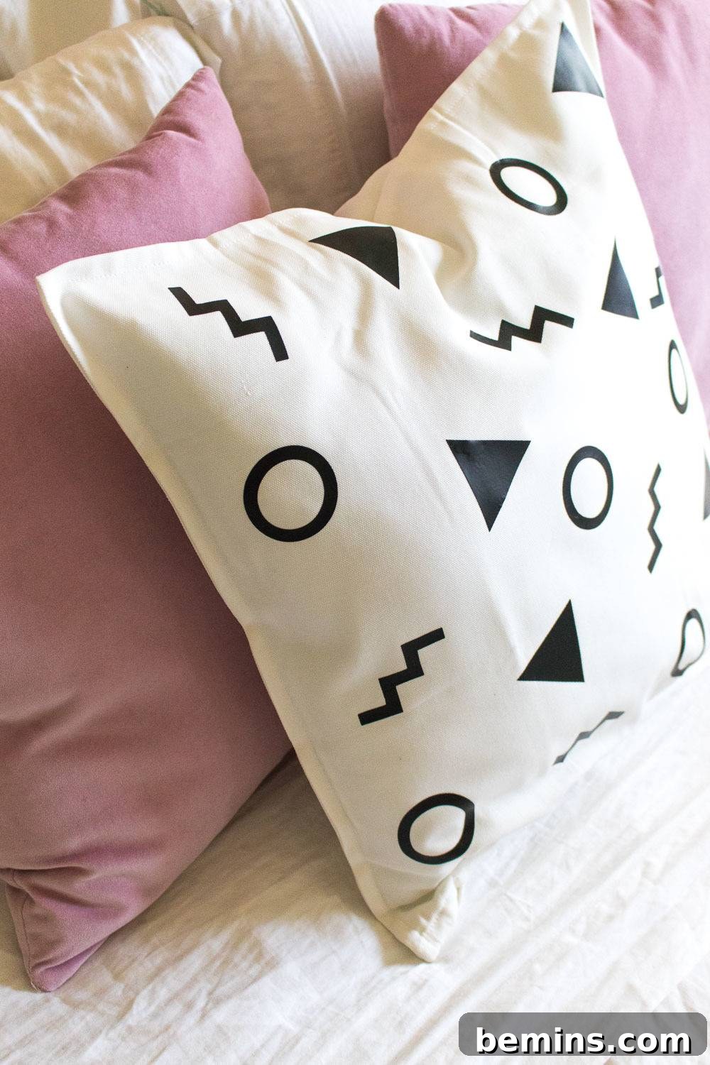 Abstract pillow project by Holly Wade, via Curbly