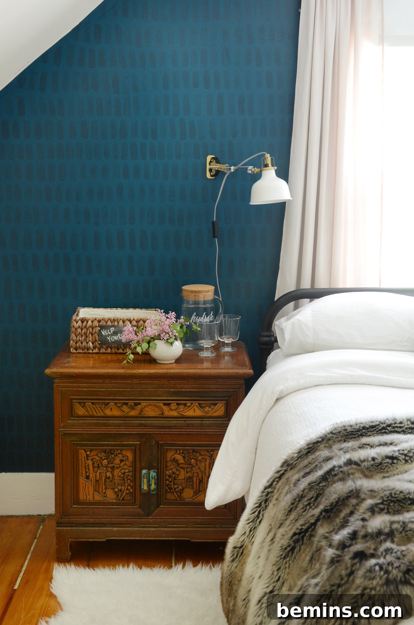 Easy DIY Hand Painted Accent Wall