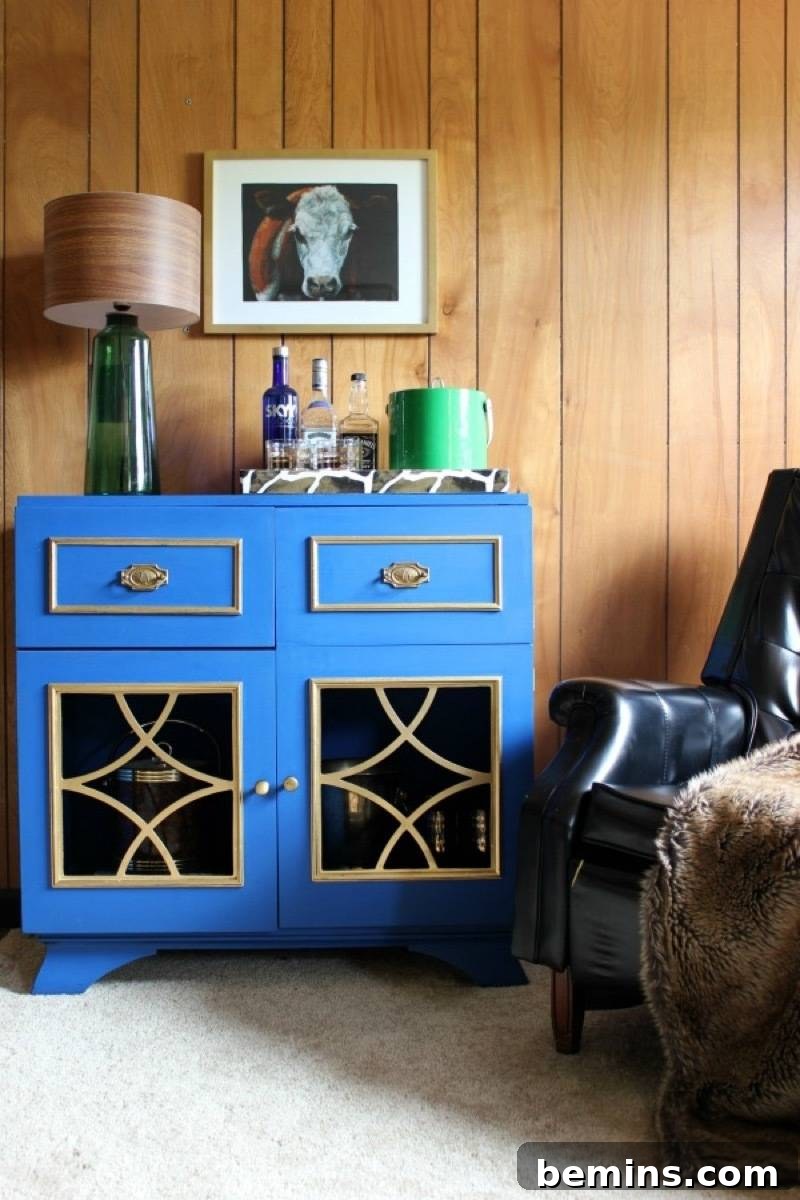 Apartment decorating tips: Don't fight the color scheme
