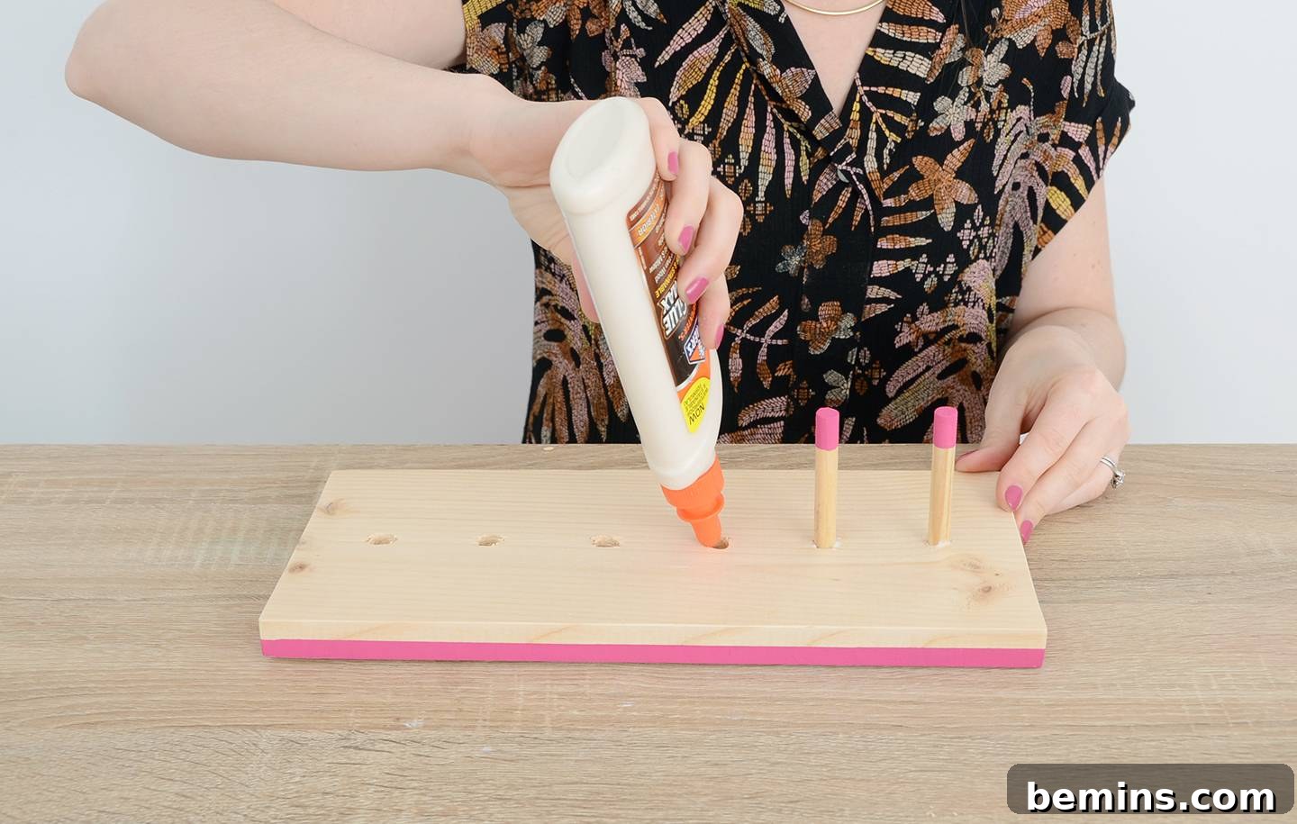 DIY Taco Tuesday: Build Your Own Wooden Taco Rack 8 Step 5: Gluing and inserting dowels