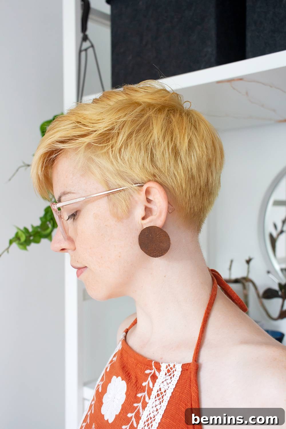 Simple Minimal Leather Earring Project 3 Close-up of handmade leather earrings, showcasing their minimalist design.