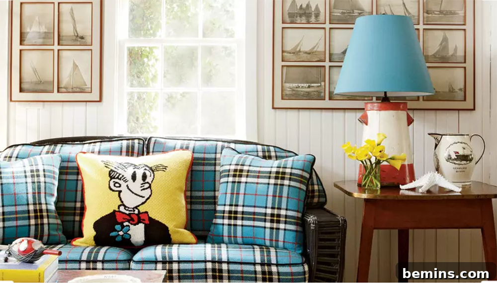 Vintage Coastal Bedroom: A Blend of Comfort and Style