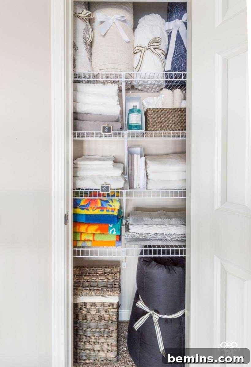 How to store blankets in a linen closet