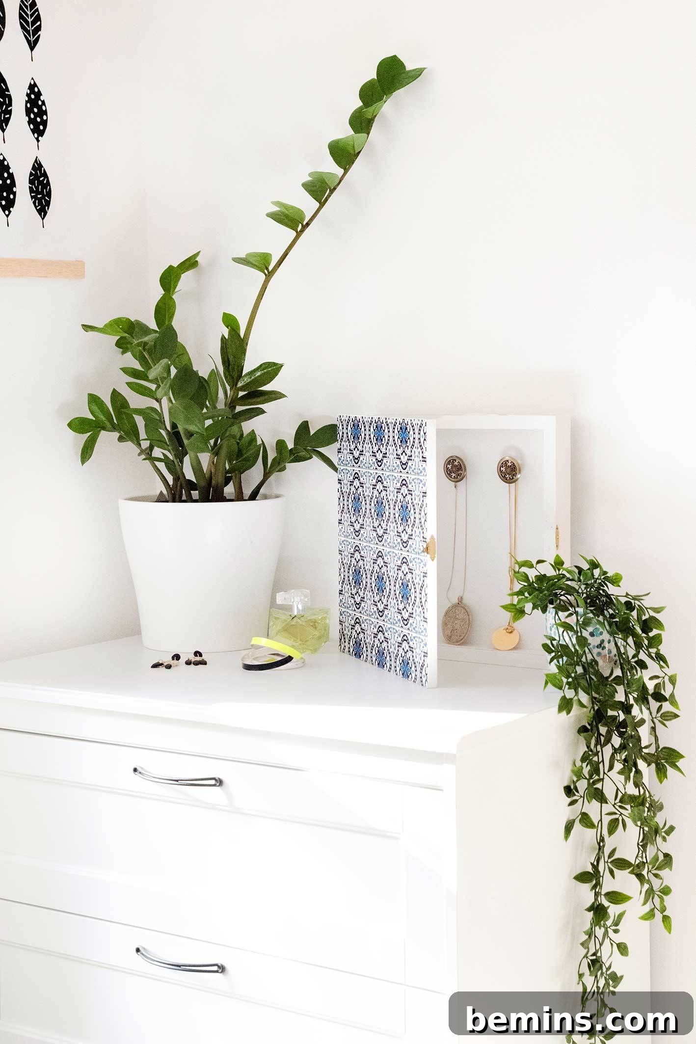 Make a jewellery organiser that's cleverly disguised as wall art!